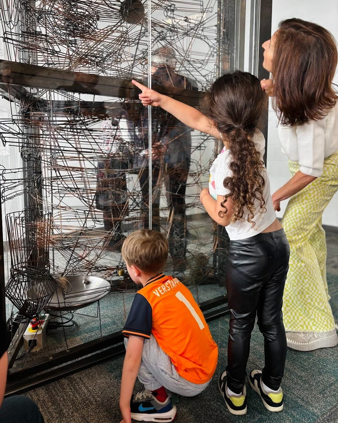 Appreciating the mesmerizing Micah's Gravitram in our Physics Lab.
-
#physics 
#westchesterfamily
#westchester
#museum 
#childrensmuseum 
#thingstodoforkids 
#earlychildhood
#playtolearn
#stemeducation
#playbasedlearning 
#familyactivities 
#birthday