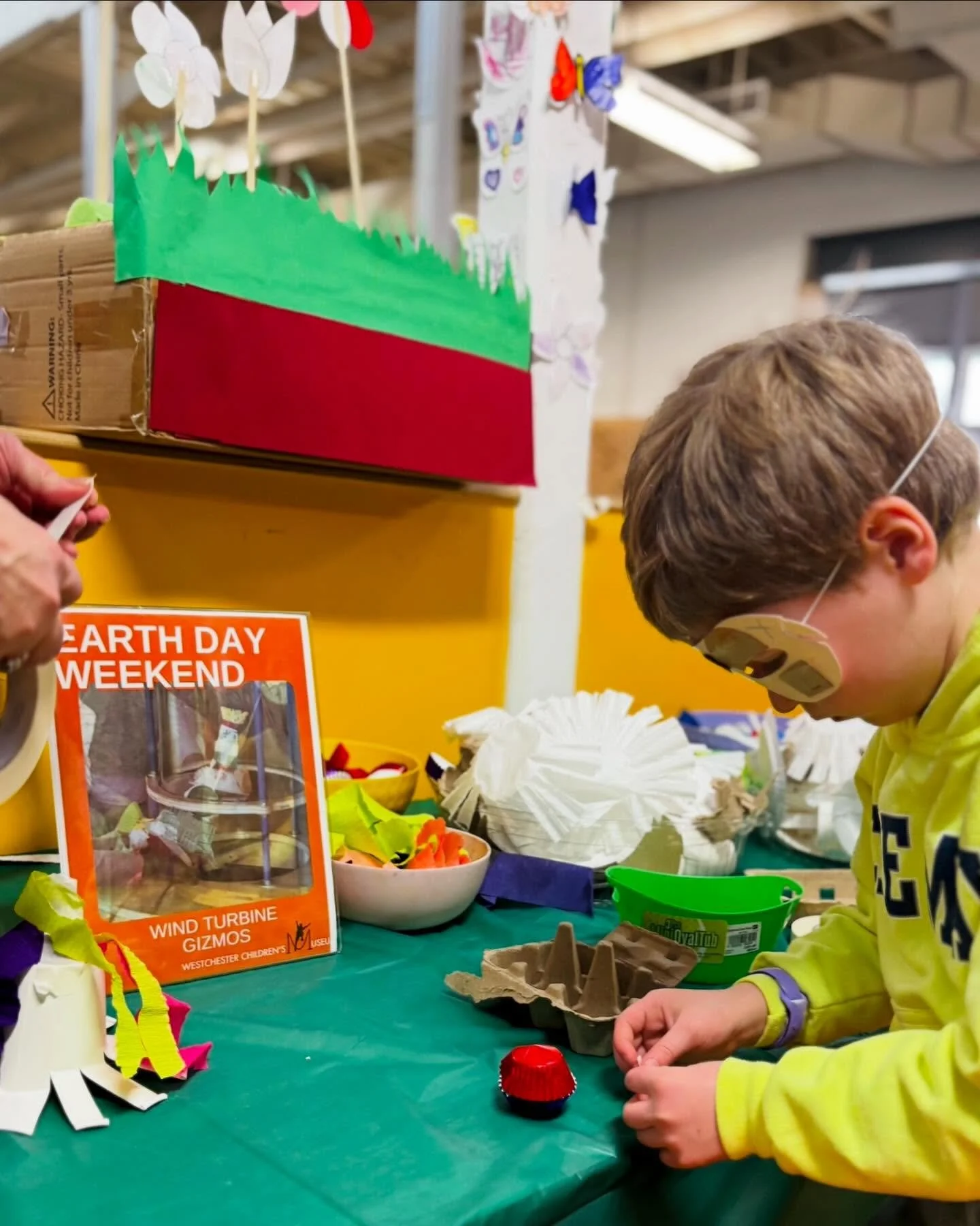 Join us this weekend for our Earth Day Weekend by caring for and protecting our planet with a fun STEAM twist! 🌎✨
Get creative with creature costumes &amp; camouflage, solar race cars and wind turbines, explore blackout poetry, discover nature&rsquo