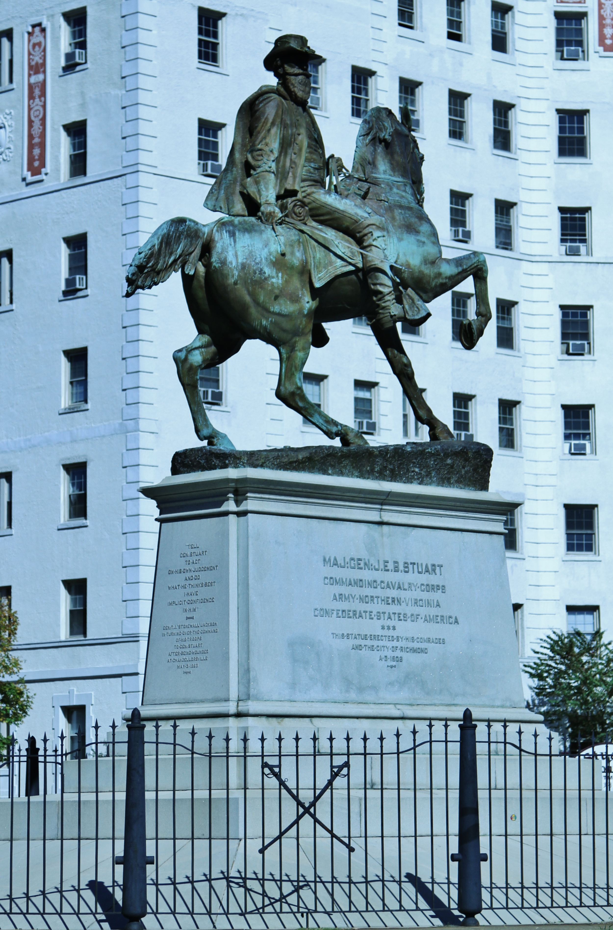  JEB Stuart statue on Monument Avenue.&nbsp; 