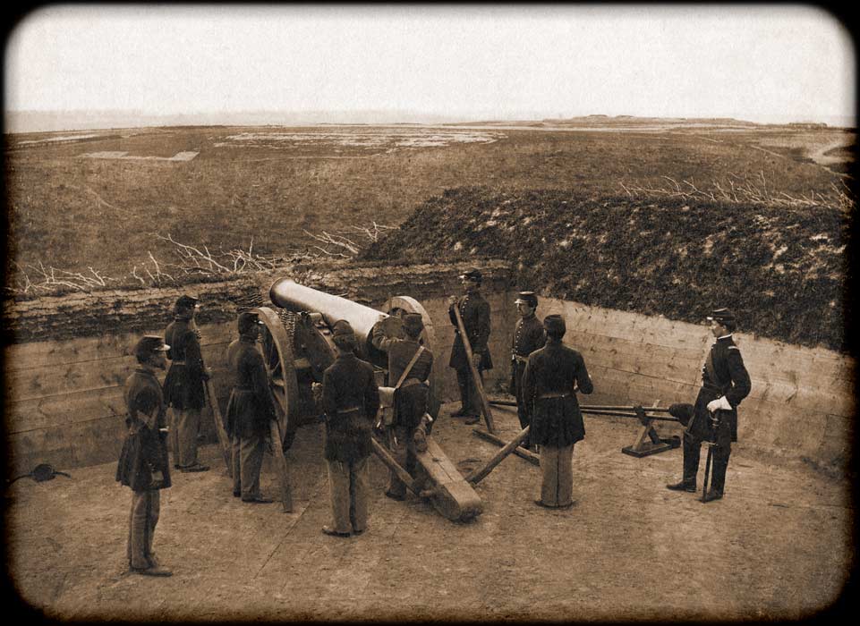  Soldiers of the 34th Massachusetts crewing a cannon - is that you Peter?&nbsp; 