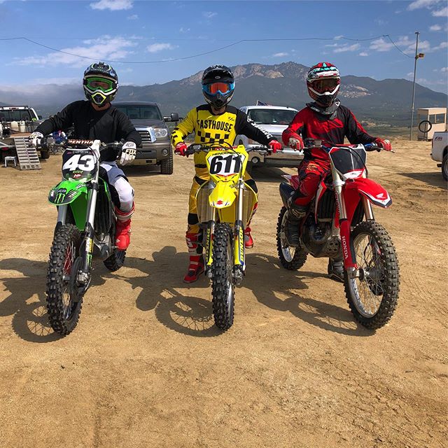 First time riding at Cahuilla Creek MX Park today. Finally starting to feel comfortable on my bike since I separated my shoulder. Just passed 40hrs on the bike 🚀 ⏰ I&rsquo;ve ridden more this season than I usually do in a whole year 🤘🏻 #moto #dirt
