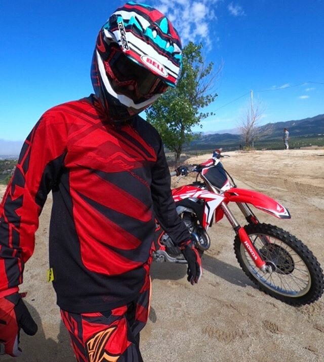 Soboba invitational trail ride this Sunday!! Stoked to finally have a bike with an electric start for this race 🚀  #moto #honda #trail #dirtbike
#450 #ridered