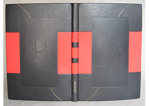  Binder: Lindsay Hague. Dorothy and Lewis M. Allen, The Allen Press. Bibliography - A Facsimile of the 1981 Publication With Leaves of Original Publications. The Book Club of California, San Francisco, 1985. Traditional laced-in full leather binding 