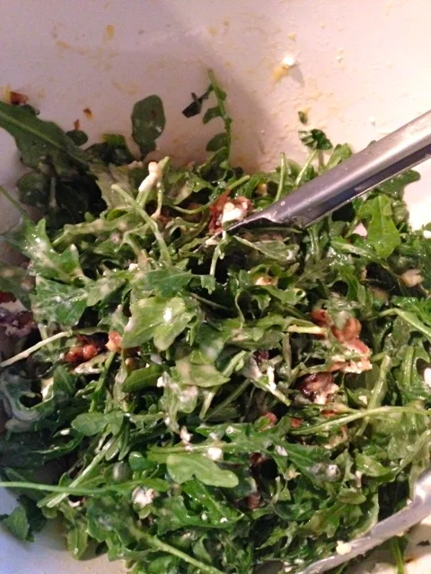 Arugula Fig Salad with Goat Cheese, and Creamy Orange Viniagrette