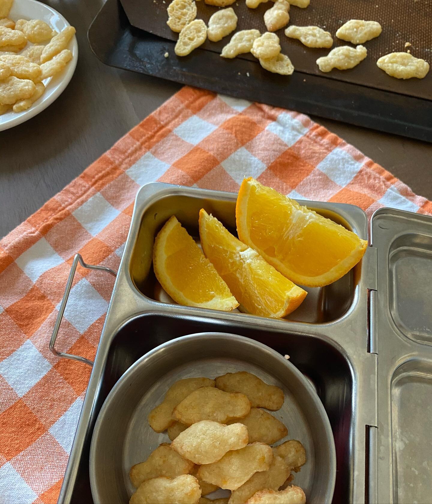 Real Food Goldfish Crackers
.
It&rsquo;s finally here! Roll &amp; cut, goldfish style crackers with 4 ingredients. (there&rsquo;s also a gluten-free option). 
.
In addition to the recipe, I break down some of my favorite food industry culprits includ