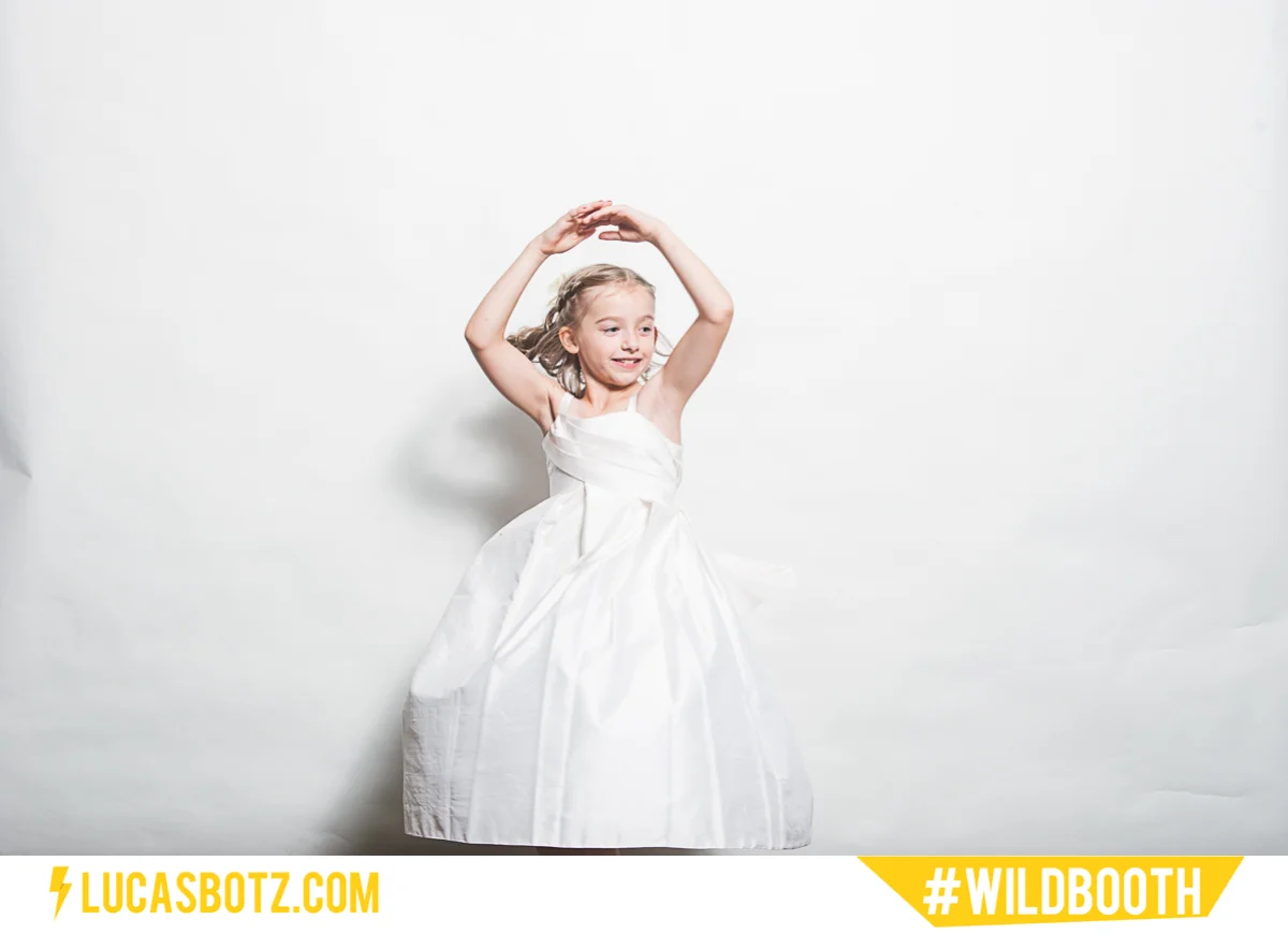MN_Photobooth_wildbooth_St._Paul_Town_and_Country_Club-16.jpg
