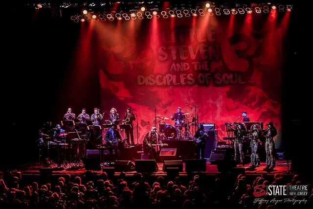 I know there's more to life than black and white. The sooner we learn, the sooner we've won. ~ @stevievanzandt lyric from &quot;Out of the darkness&quot;

Photo from April 2018 at @statetheatrenj 
#disciplesofsoul #music #livemusic #concertphotograph