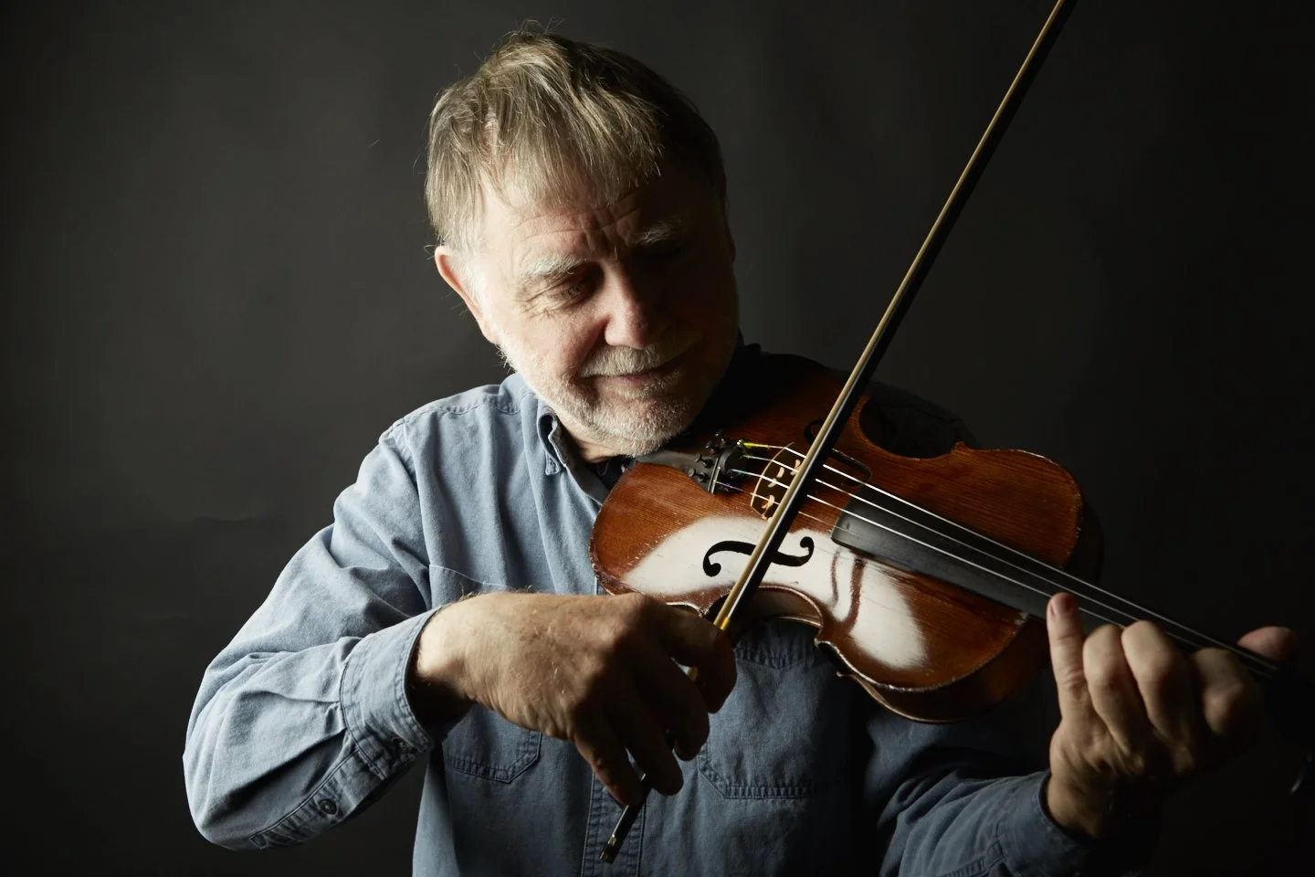 Richard with FASOLT Violin.jpg