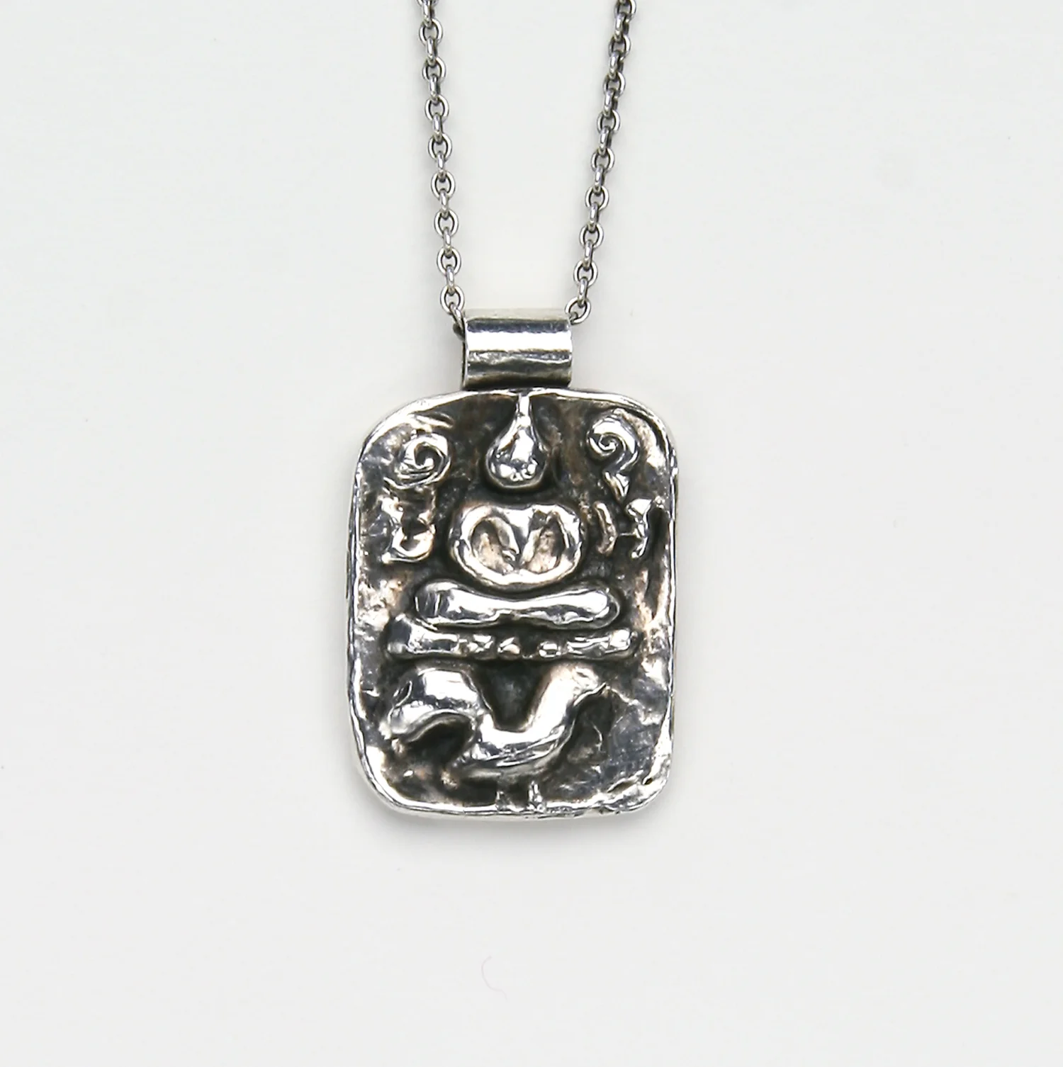 SittingBuddhaCharm-344_front.jpg