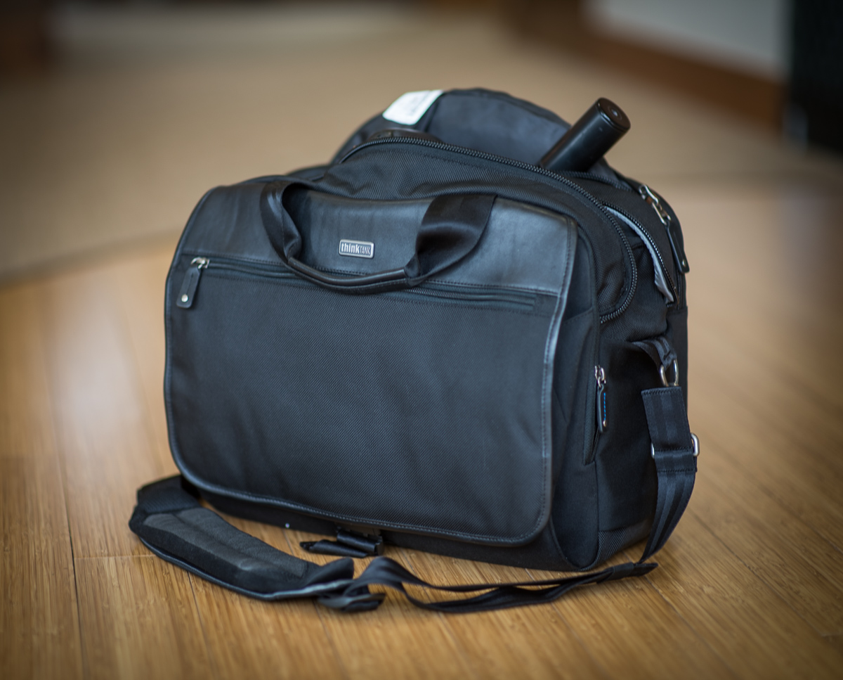 The laptop pocket on the back side also doubles as my pocket for my 42" 5-in-1 pop-up disc and LunaGrip disc holder. All my lighting gear in one bag!