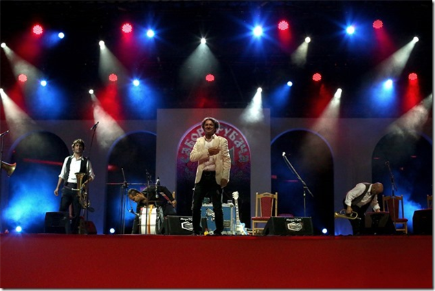 19-002-201308125b25d.jpg