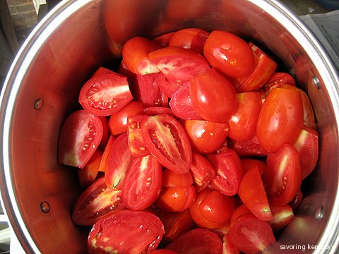Cooking the tomatoes