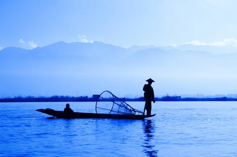 Inke Lake Myanmar 5343072 - Source Veer.jpg
