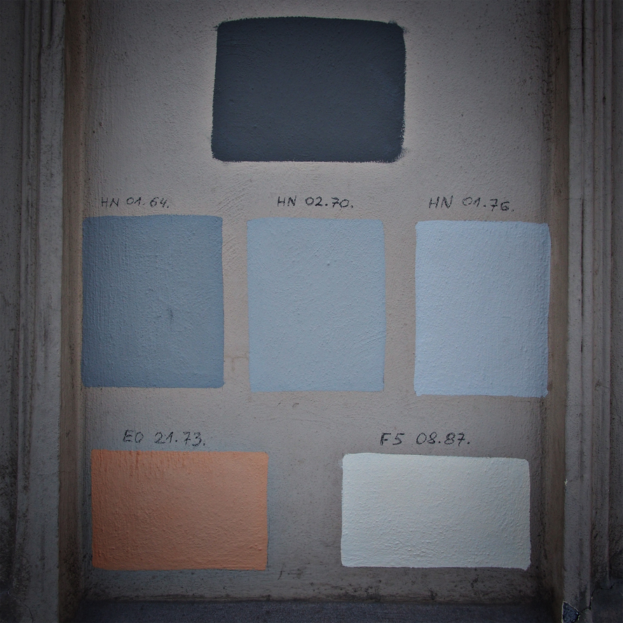 Color tests on dusty architecture.