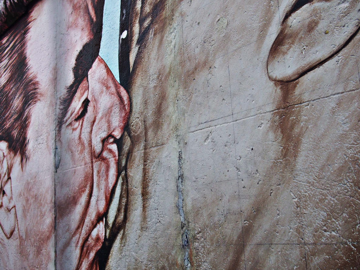 The Kiss - Brehznev and Erich get to first base.