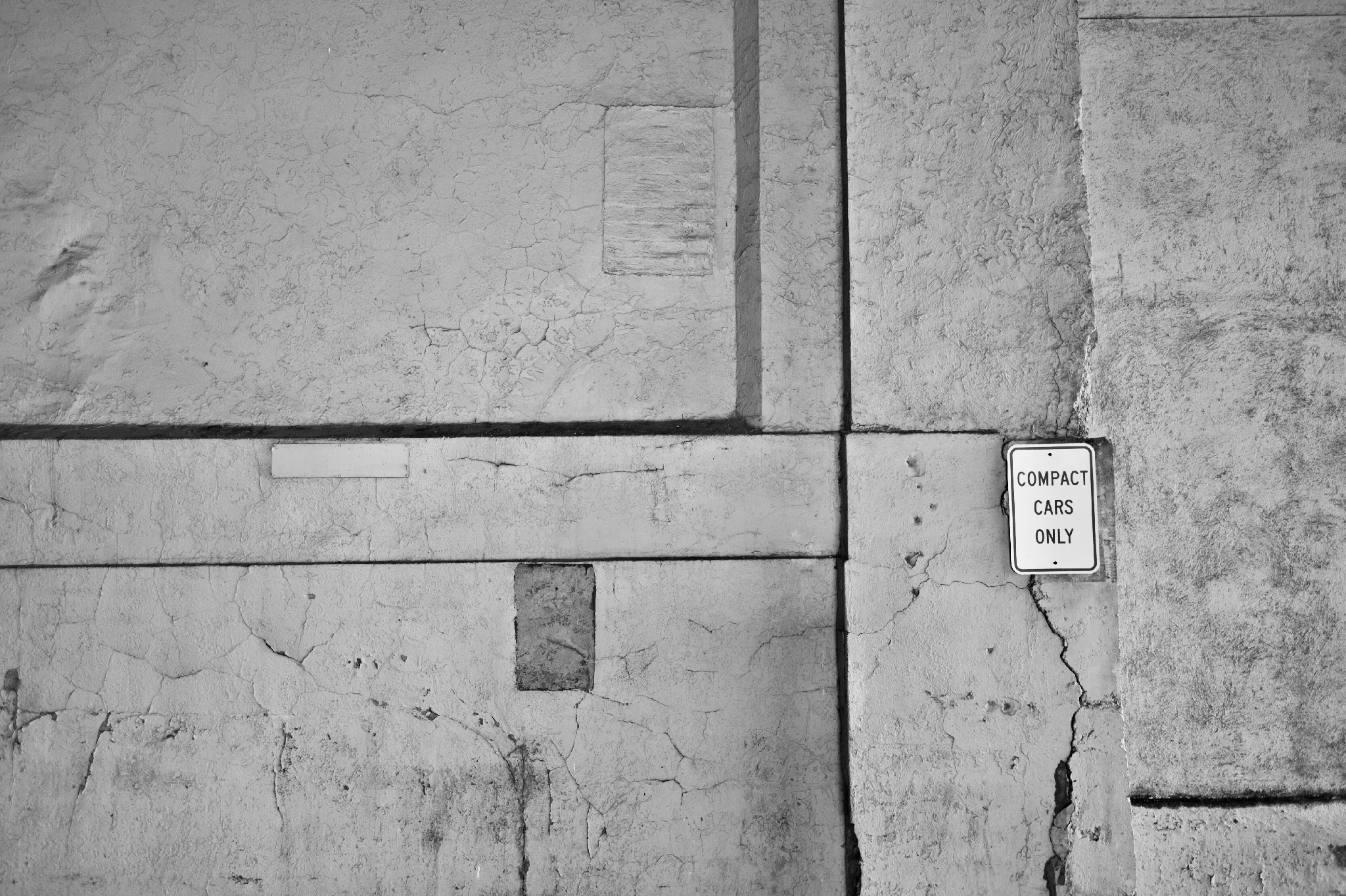Compact / Abstract