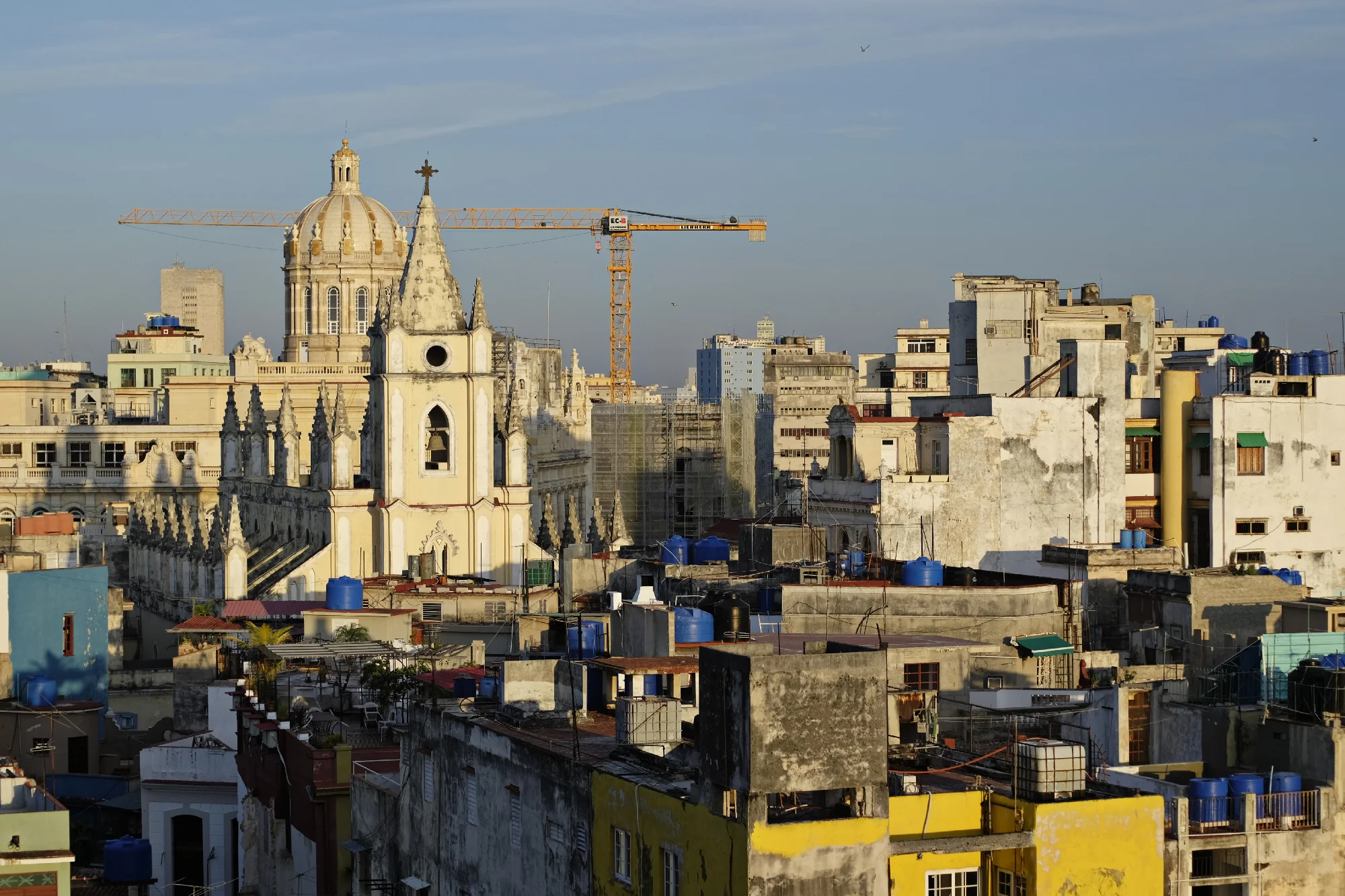 Havana’s only construction crane served as a good waypoint for these wandering travelers.