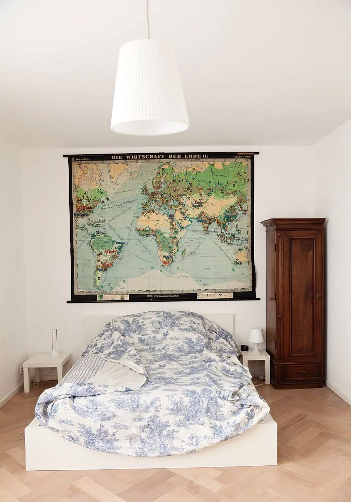 Second Floor Flat—Hunting in London