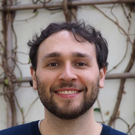 039: Building up a consulting career with Kai Davis