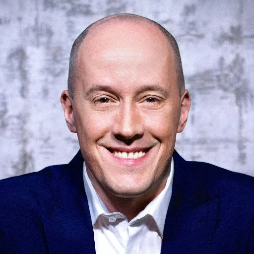 128: Growing your business through a personal brand with Chris Ducker