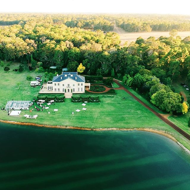 One of my favorite wedding venue in Margaret River!! @frasergallopestate with the amazing creatives 🤩 🇦🇺
.
.
@white_events 
@duaneorriss 
@supper_road_weddings 
@wallflower_studio_perth 
And many others to be added later .
#margaretriverwedding #f