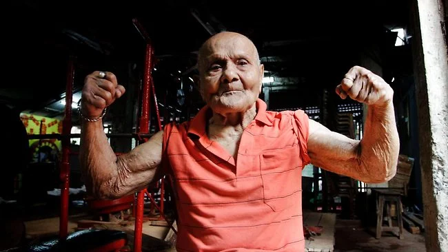 504263-strongman.jpg