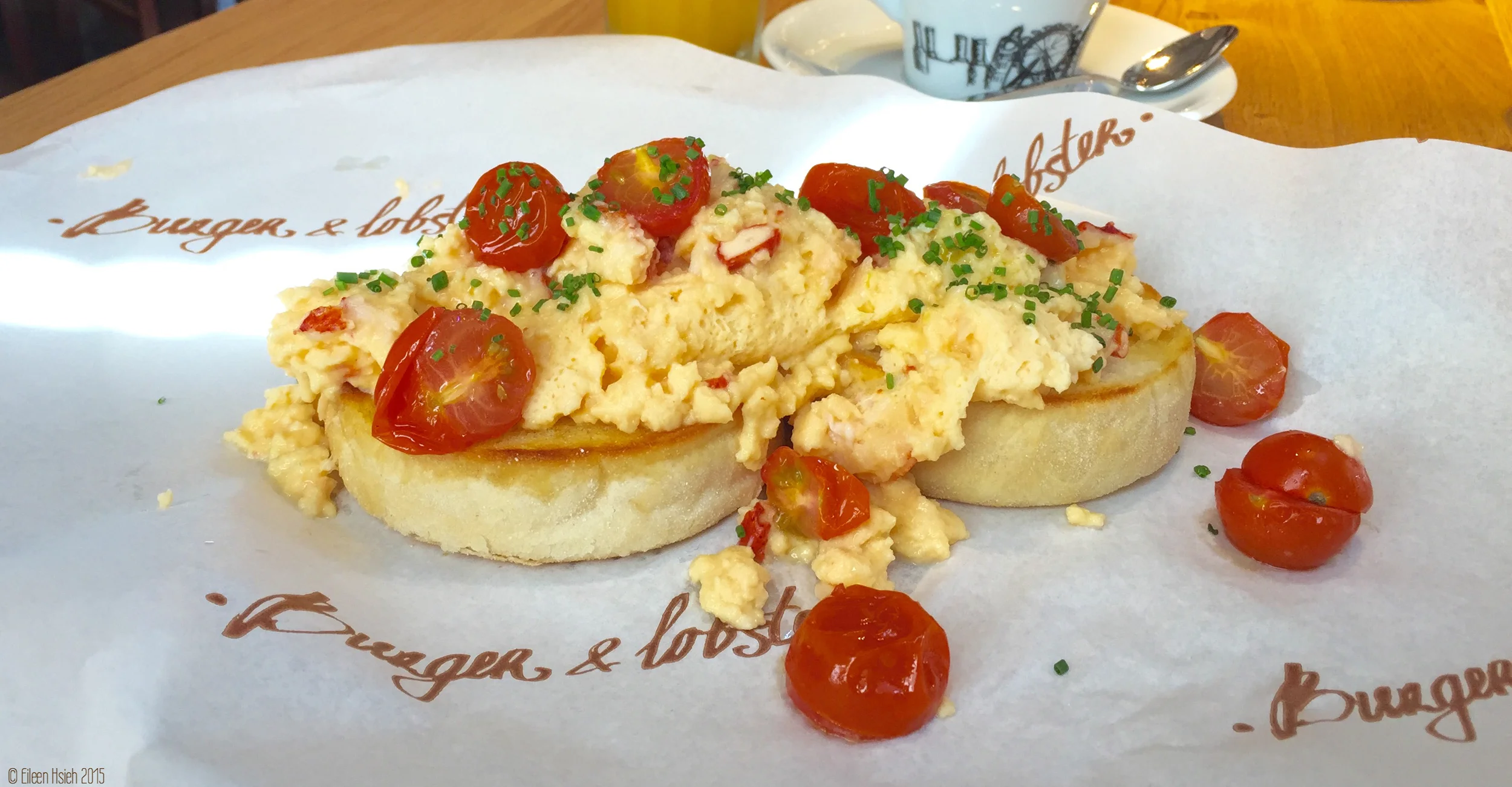 What's For Breakfast? Burger... And Lobster! | 早餐吃什麼？漢堡... 與龍蝦！