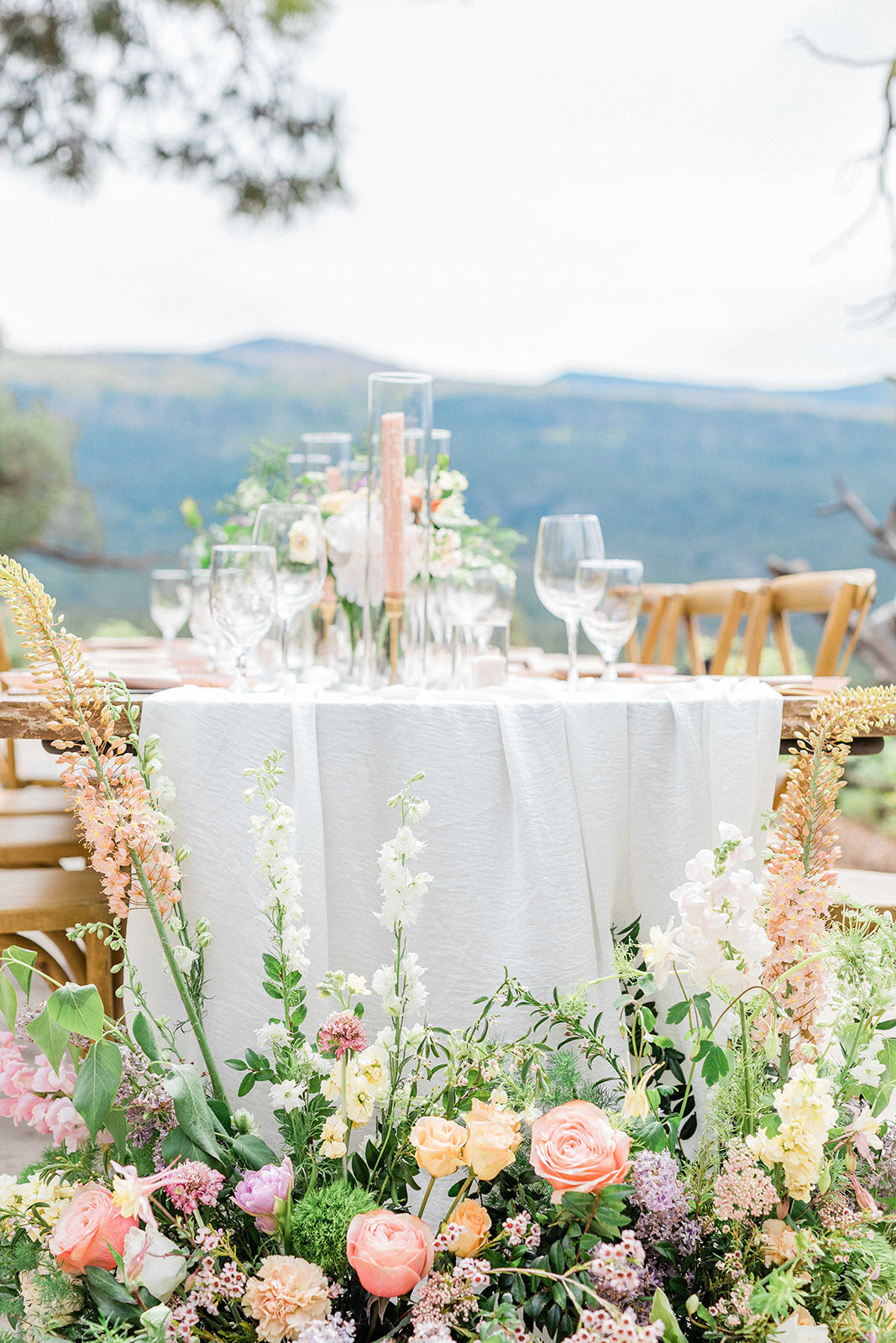 DestinationWedding_Colorado_GlacierClub_Resort_HeirloomsDesign8575.jpg