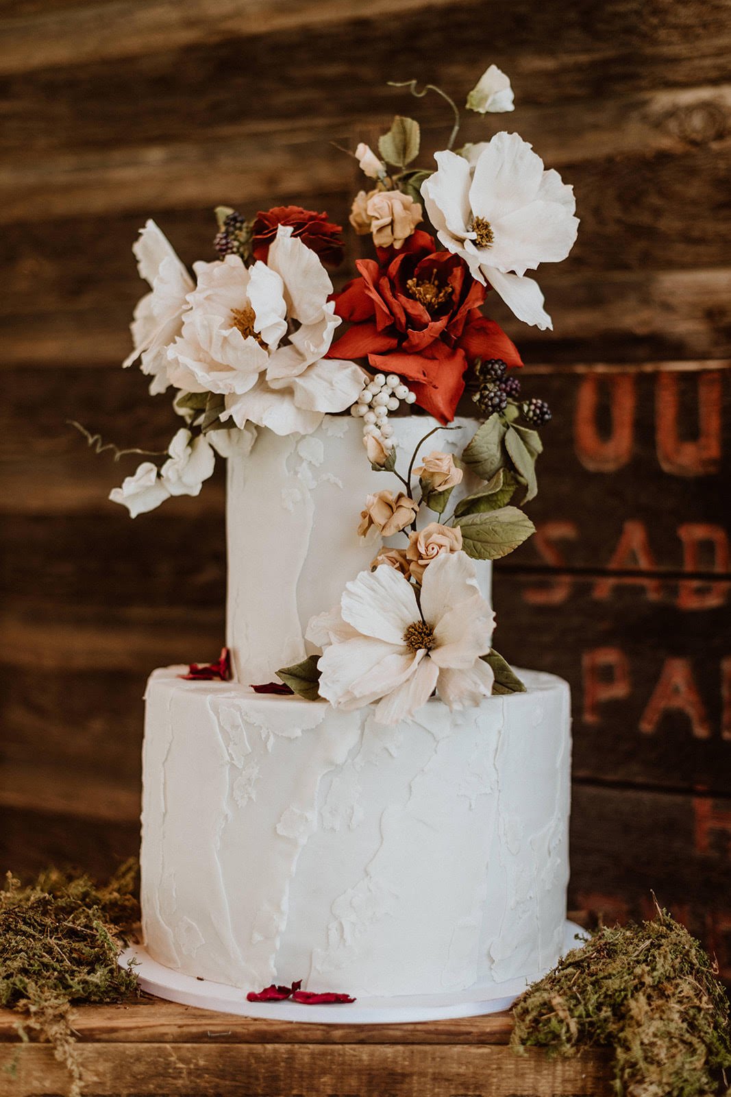 Lily_Collins_WeddingCake_HeirloomsDesign_Cedar&Pines_Dunton-7.jpg