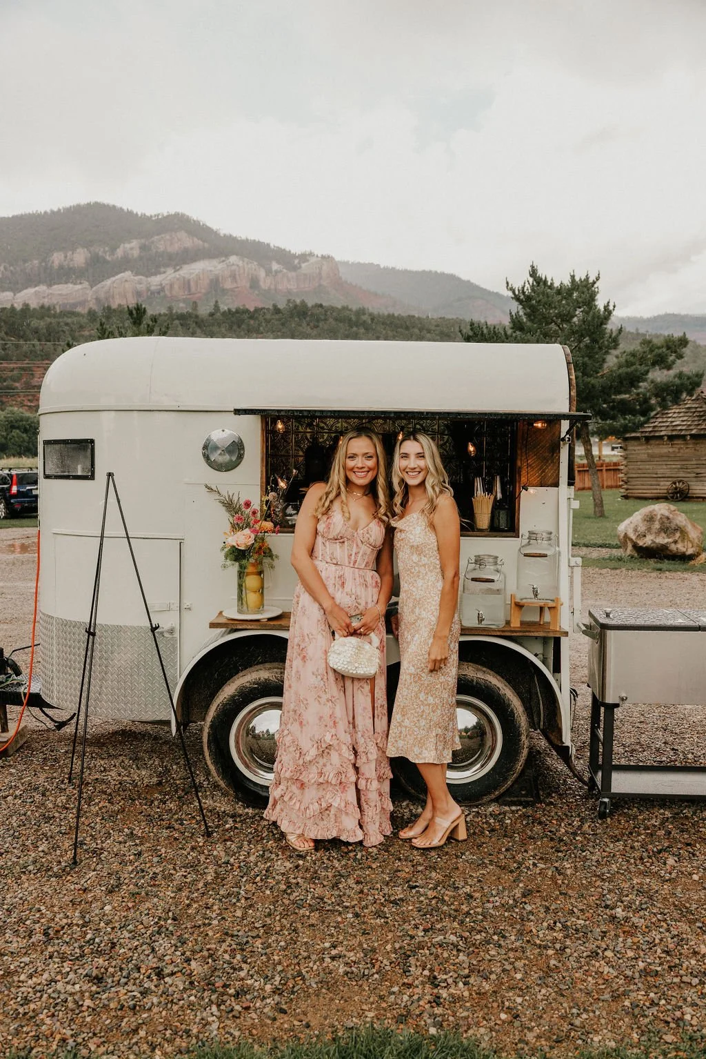 Heirlooms Design_Shutterfreek_chic colorful mountain wedding0452.jpg
