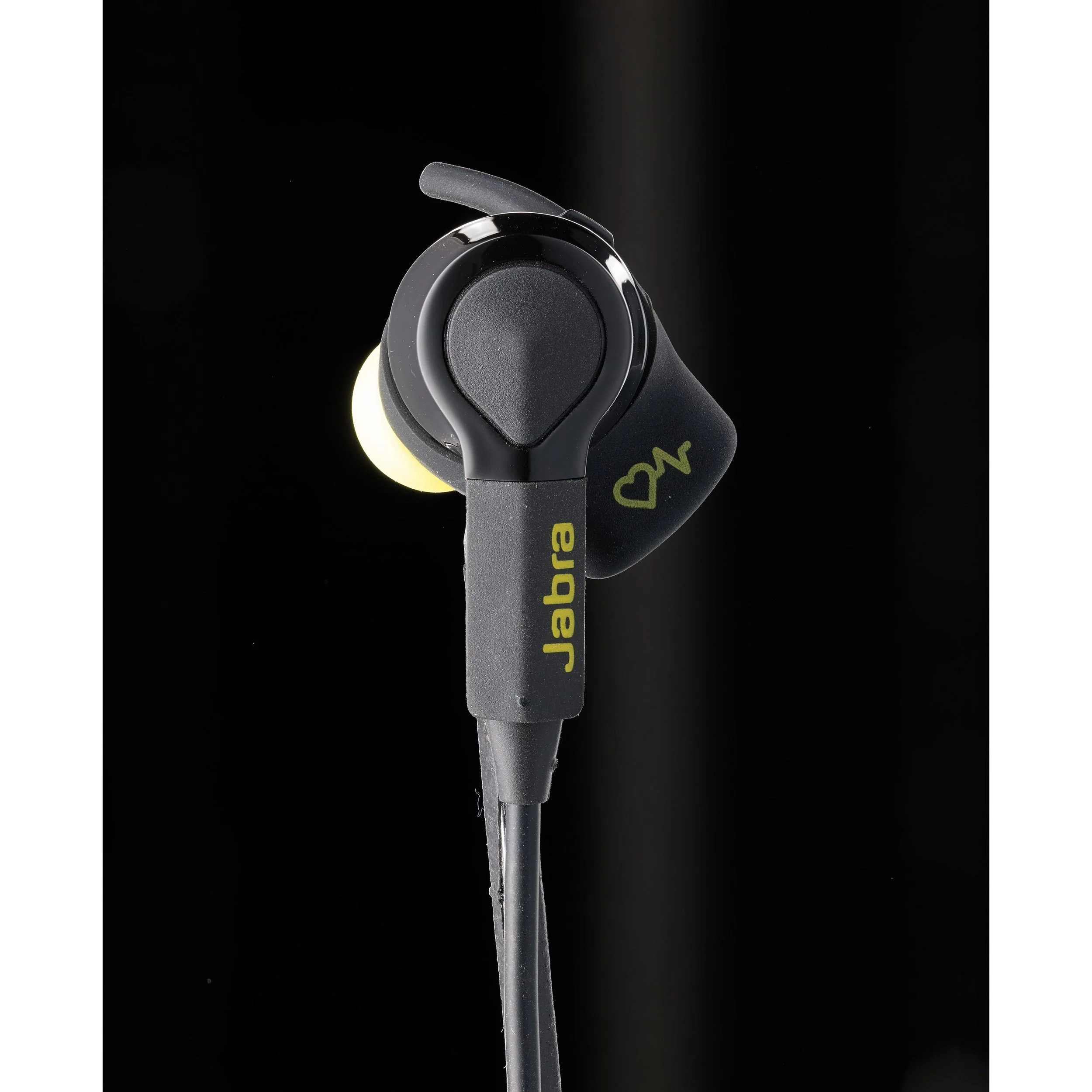 retouching-jabra-case-study-before-earbud-product-shot-09.jpg