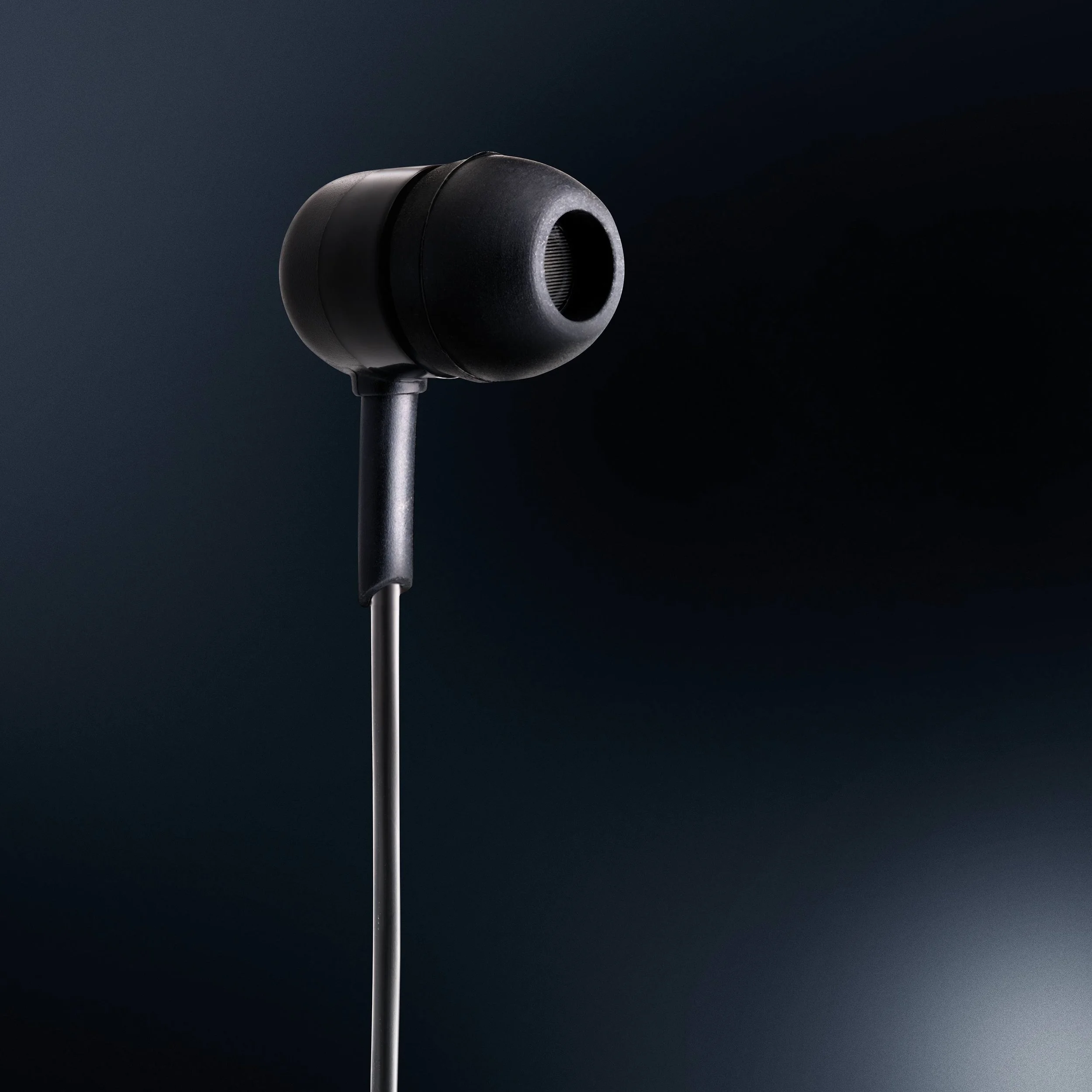 retouching-jabra-case-study-after-earbud-product-shot-03.jpg