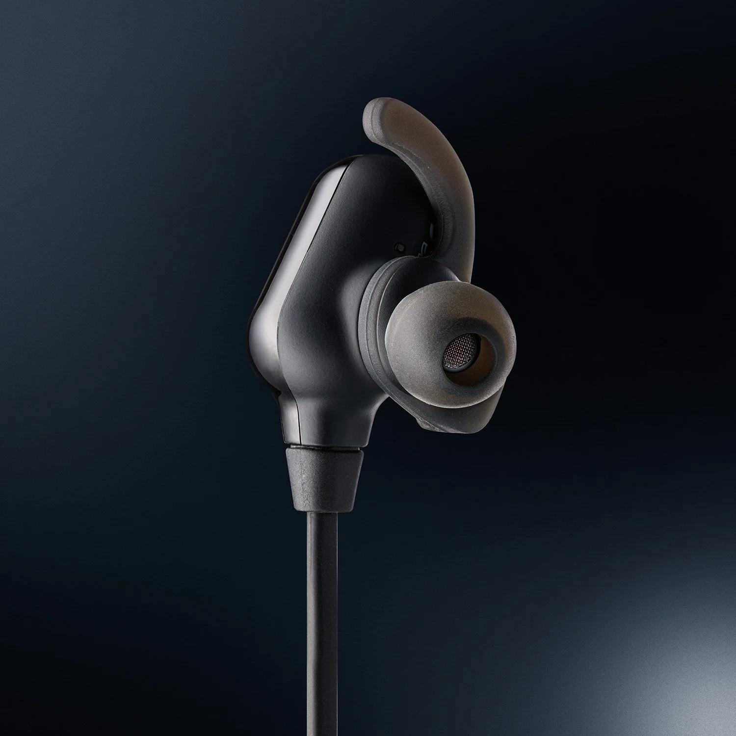 retouching-jabra-case-study-after-earbud-product-shot-01.jpg