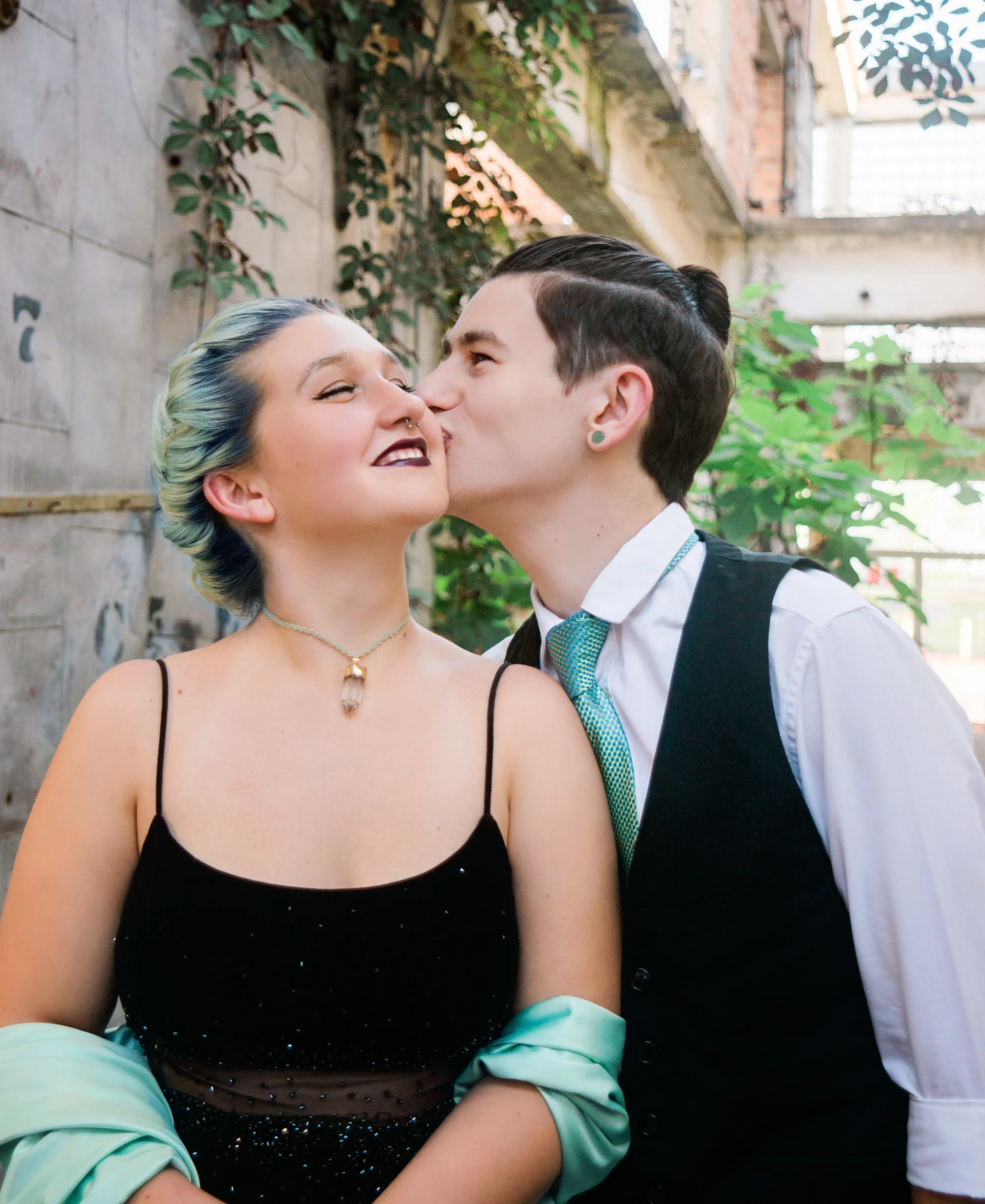 Karen Kelly Studios -Prom16 - Skylar and Emily08.jpg