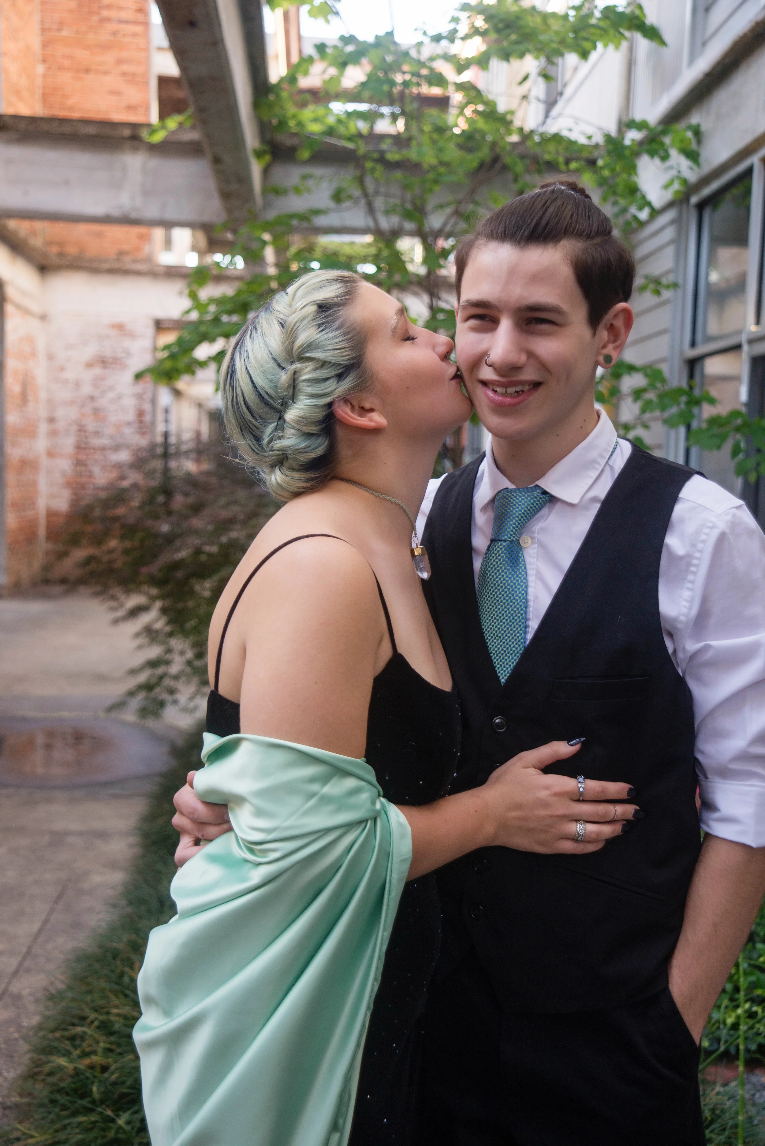 Karen Kelly Studios -Prom2016 - Skylar and Emily15.jpg