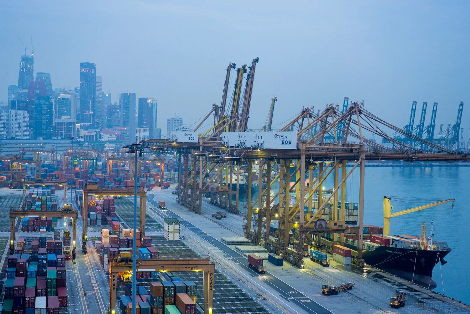 Container-port-singapore.jpg