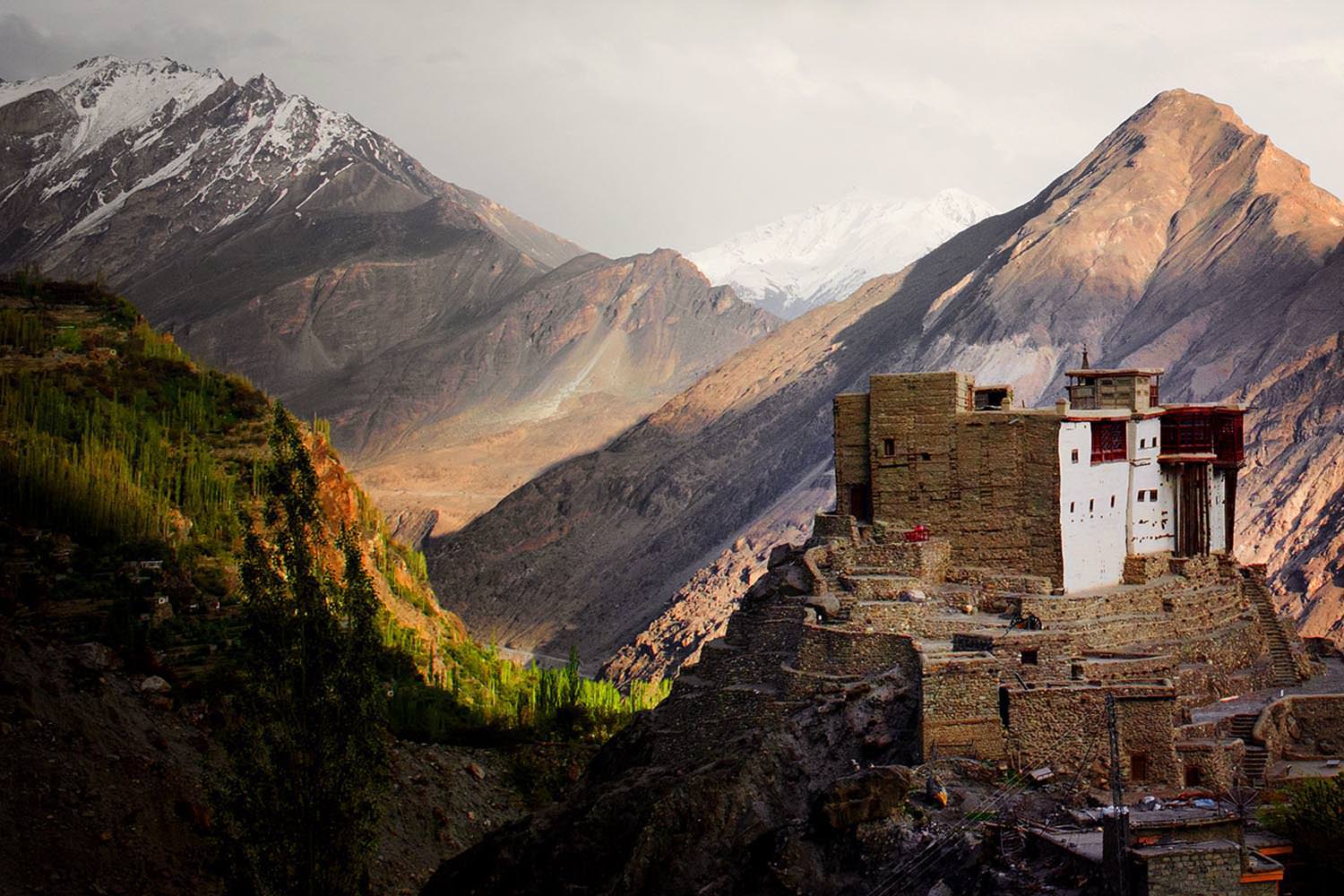 02-Asia-landscape-photographer-pakistan-karimabad.jpg
