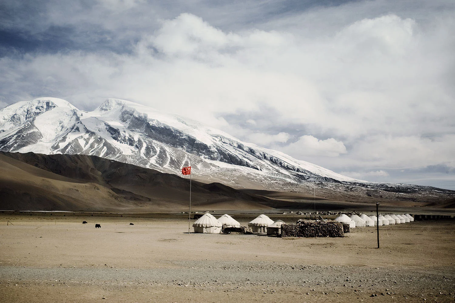 12-China-landscape-photographer-karakoram-highway.jpg