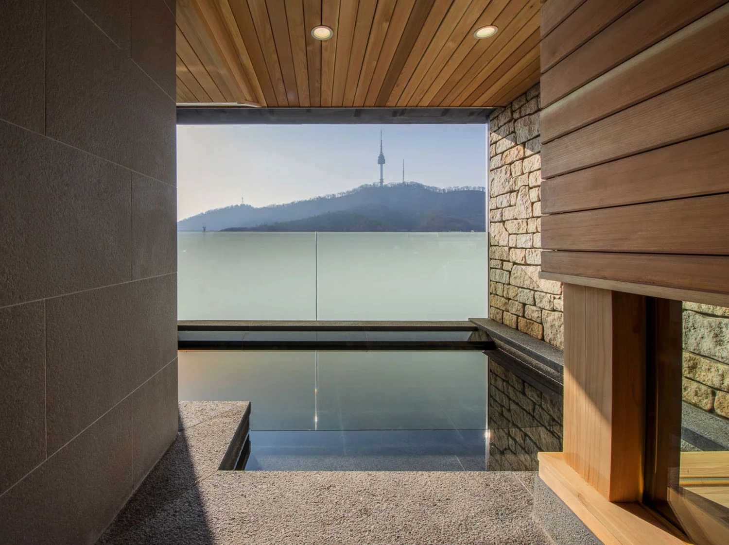 31-Seoul-Korea-hotel-photographer-Ibis-Styles-Myeongdong.jpg