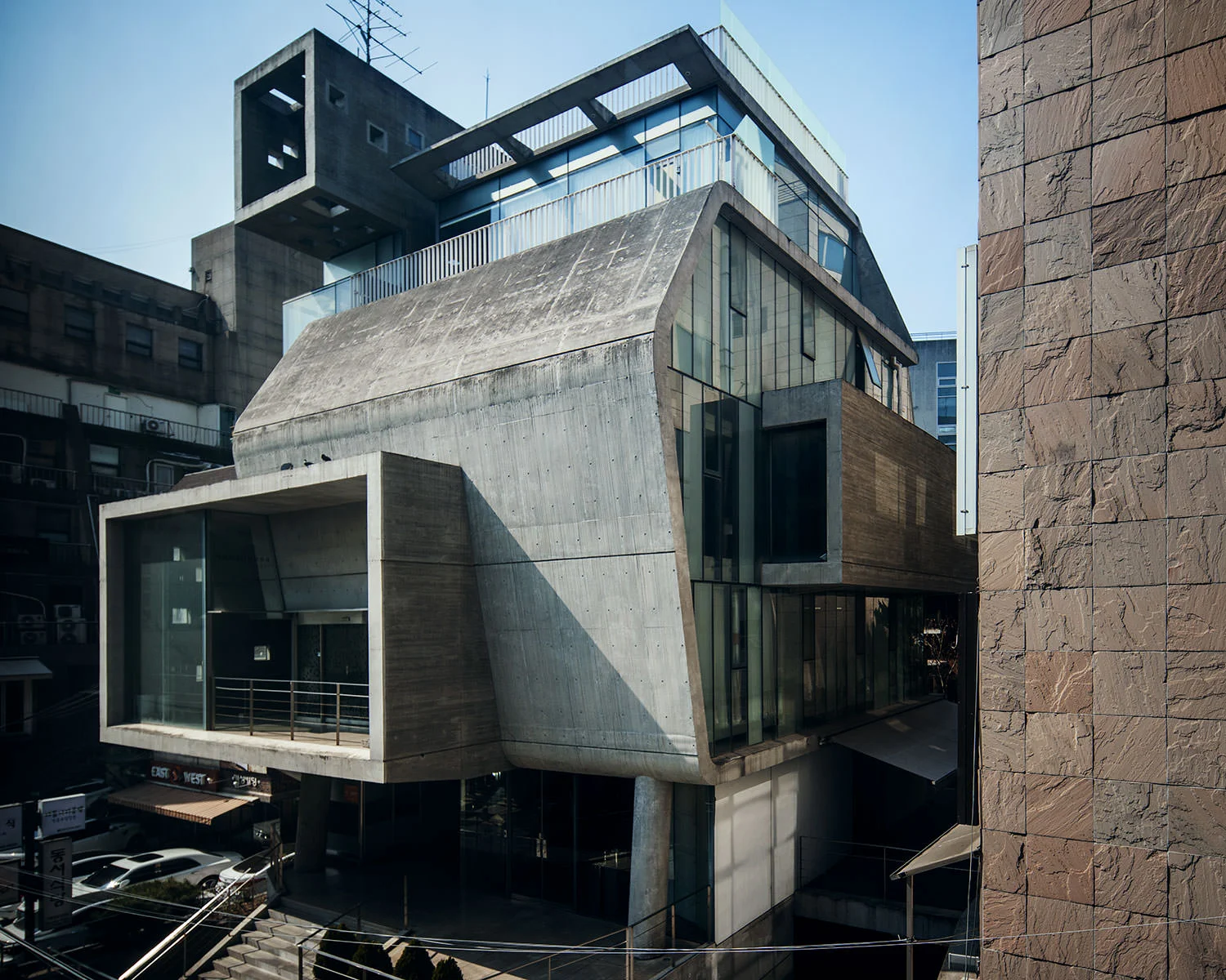 03-Seoul-brutalist -architecture-photographer.jpg