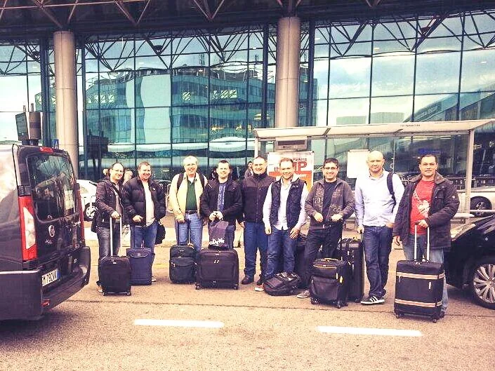 Shuttlebus group of 09:00 at Monday