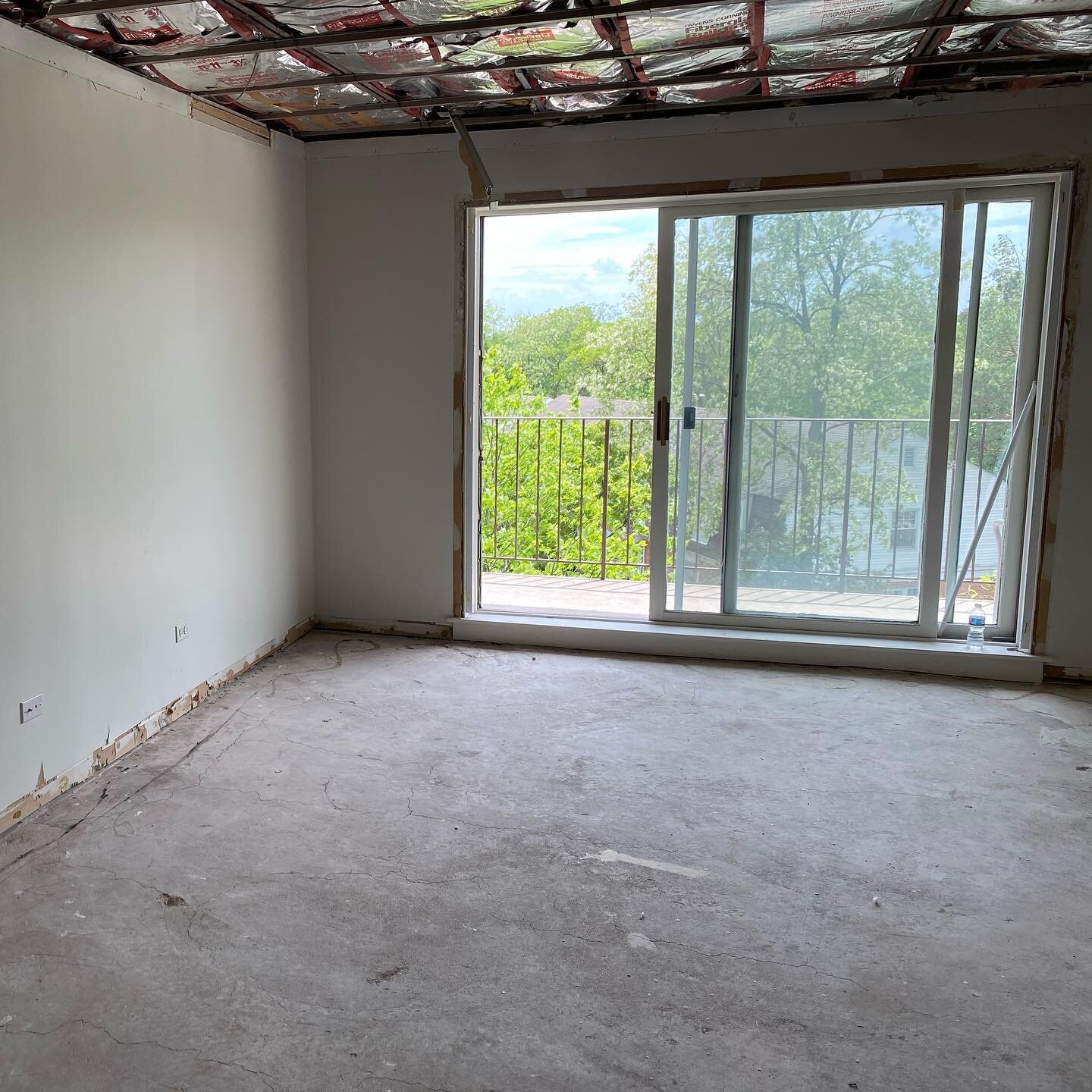 Gutted and ready to go. My favorite project to work on. I get a clean slate to work with. #winnetkagutrehab #noryhshoreinteriordesign #movingwalls #raisingceilings #layingfloors #rehabproject  #downtothestuds #mcoheninteriordesign
