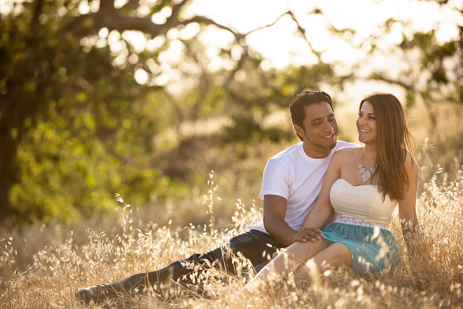 f27-photography-ventura-county-thousand-oaks-engagement-golden-field-picnic.jpg