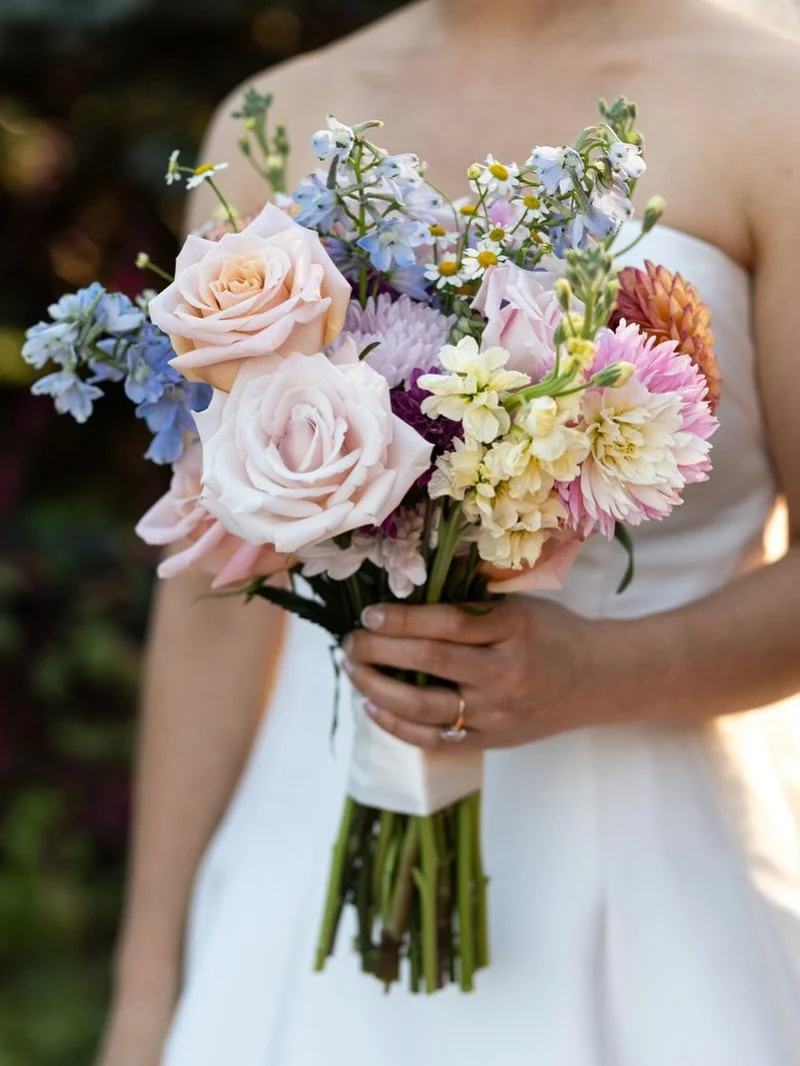 Gina&rsquo;s bouquet needs its own post. 😍

Floral: @jefffrenchfloraldesign 
Venue: @newenglandbgweddings