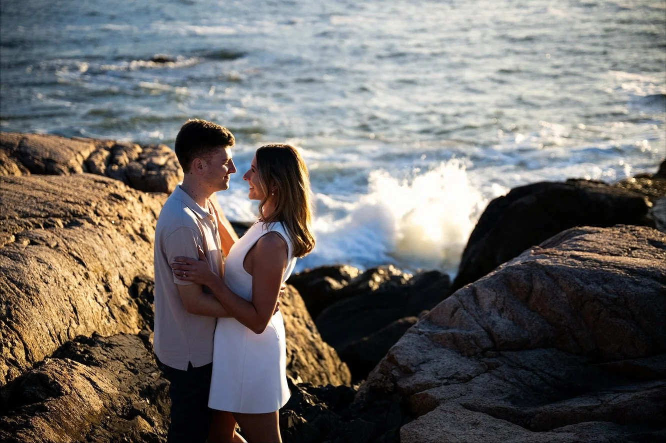 Added some gorgeous new portrait locations to my arsenal recently while exploring Manchester by the Sea with Sara &amp; Jake!

Congratulations to these two on their engagement! 
💛💍🥂