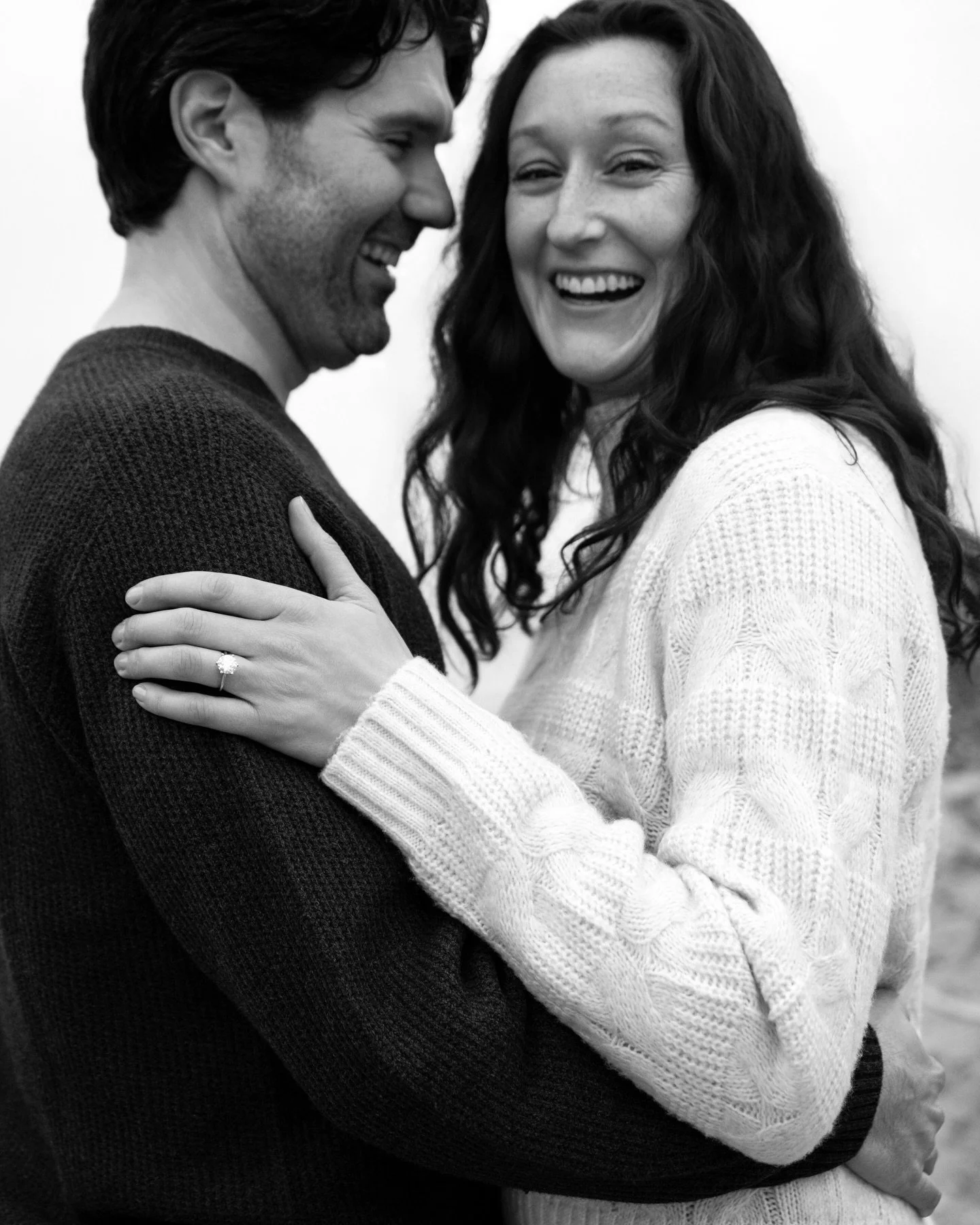 There&rsquo;s something so beautiful and peaceful about a New England beach in the winter. We saw a few snow flurries throughout Caitlin &amp; Matt&rsquo;s engagement session in Gloucester but it was a quiet and calm January day with no wind and almo