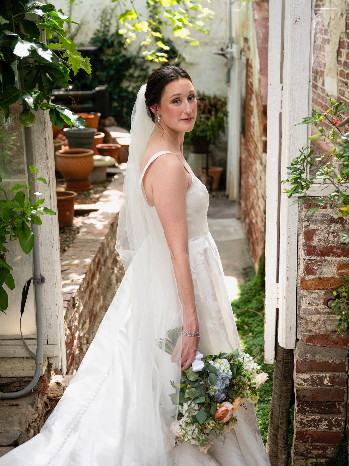 Can you even believe the gorgeousness of Caitlin in the greenhouse light?? 

Some favorites from Caitlin &amp; Matt&rsquo;s romantic church &amp; Lyman Estate wedding on Saturday. 🩵🪴✨