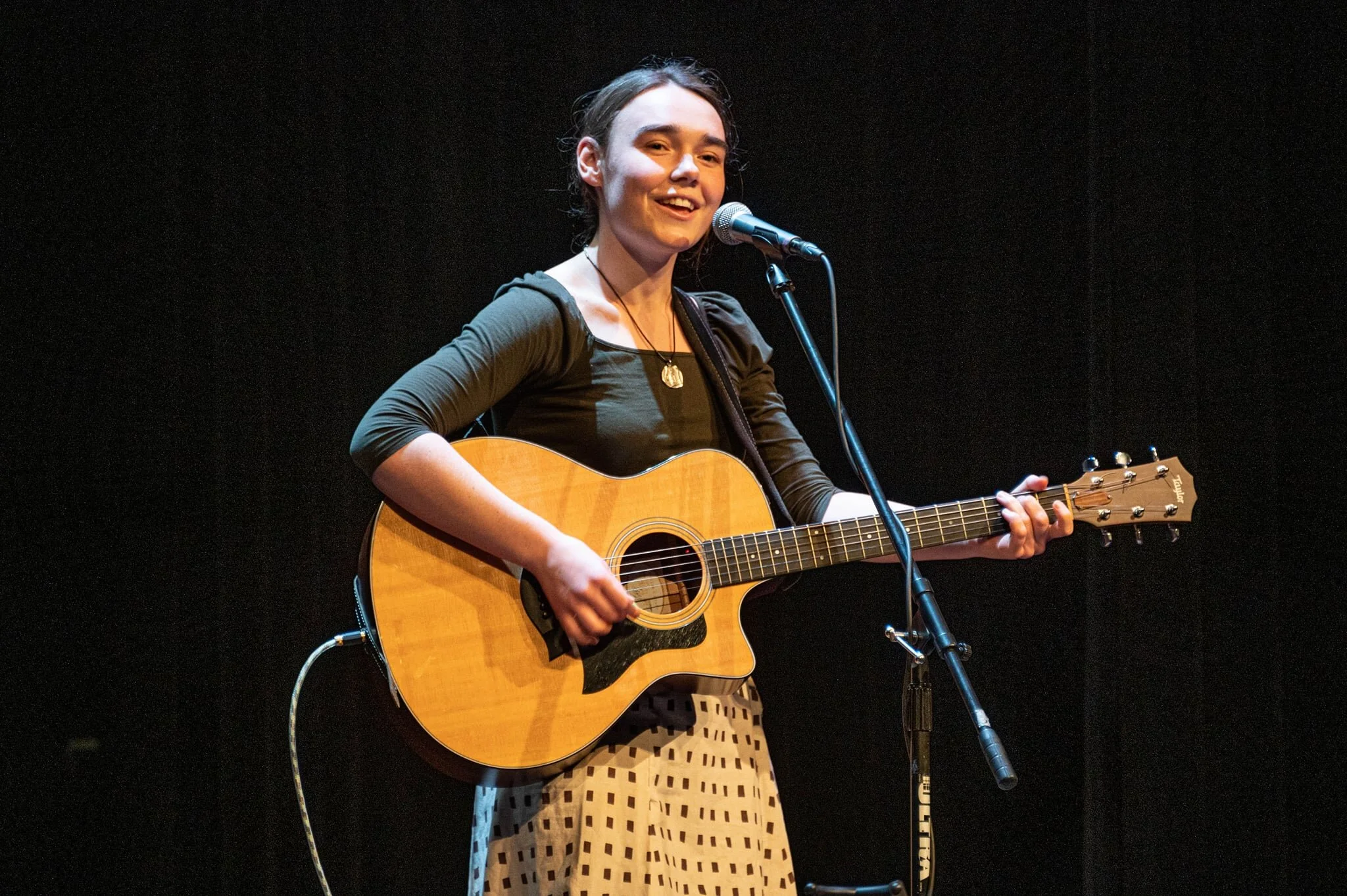kate guitar 2021.jpeg