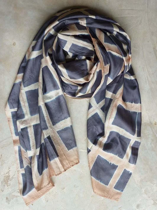 Dark Grey & Pale Pink