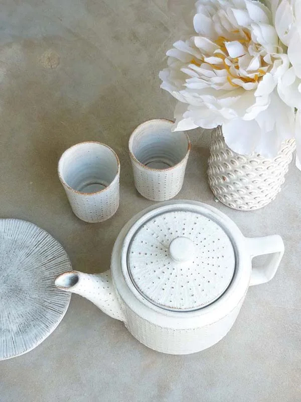 Teapot and cups- coral collection